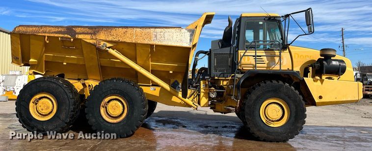 image for item DG5450 2006 John Deere 350D  haul truck
