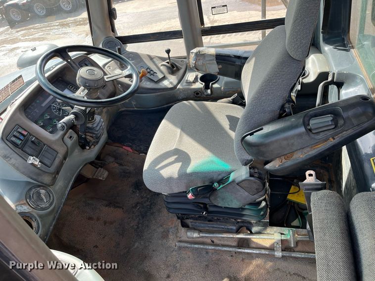 image for item DG5450 2006 John Deere 350D  haul truck