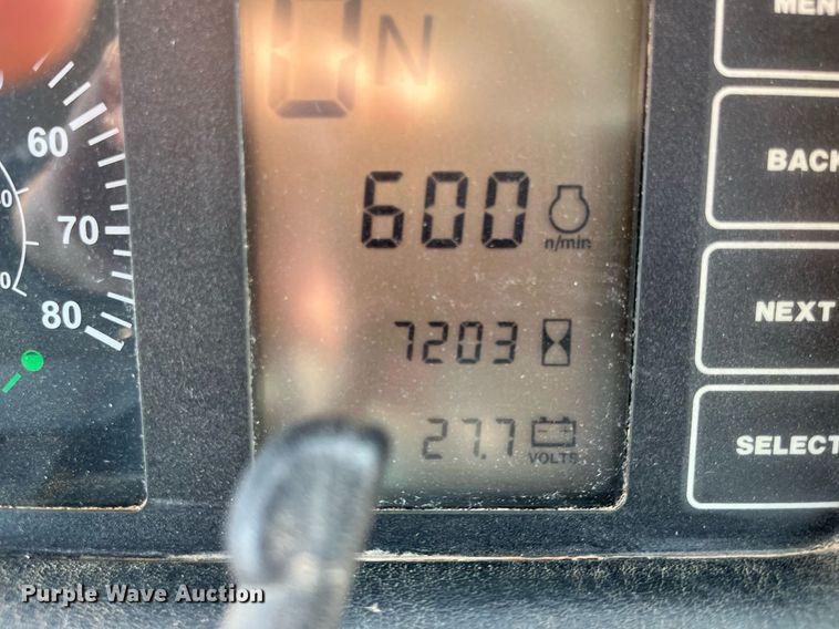 image for item DG5450 2006 John Deere 350D  haul truck