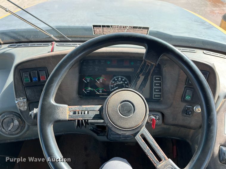 image for item DG5450 2006 John Deere 350D  haul truck