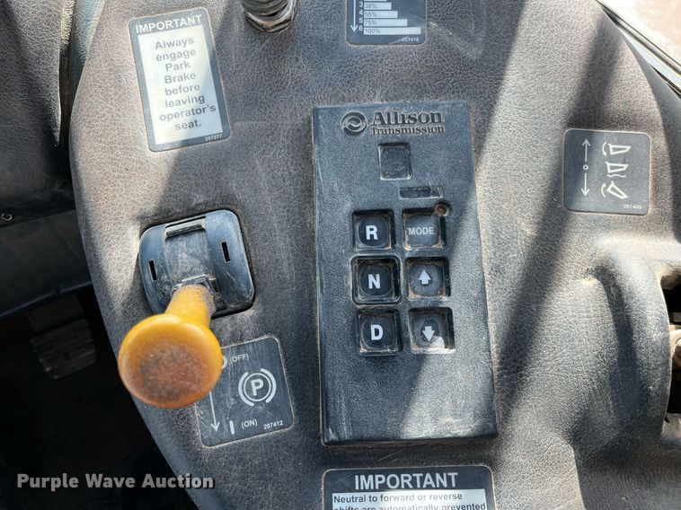 image for item DG5450 2006 John Deere 350D  haul truck