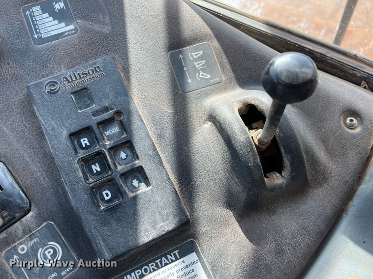 image for item DG5450 2006 John Deere 350D  haul truck