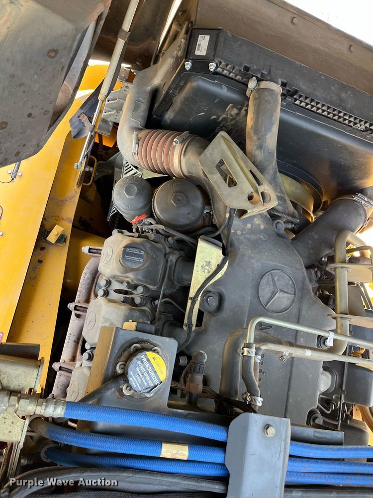 image for item DG5450 2006 John Deere 350D  haul truck