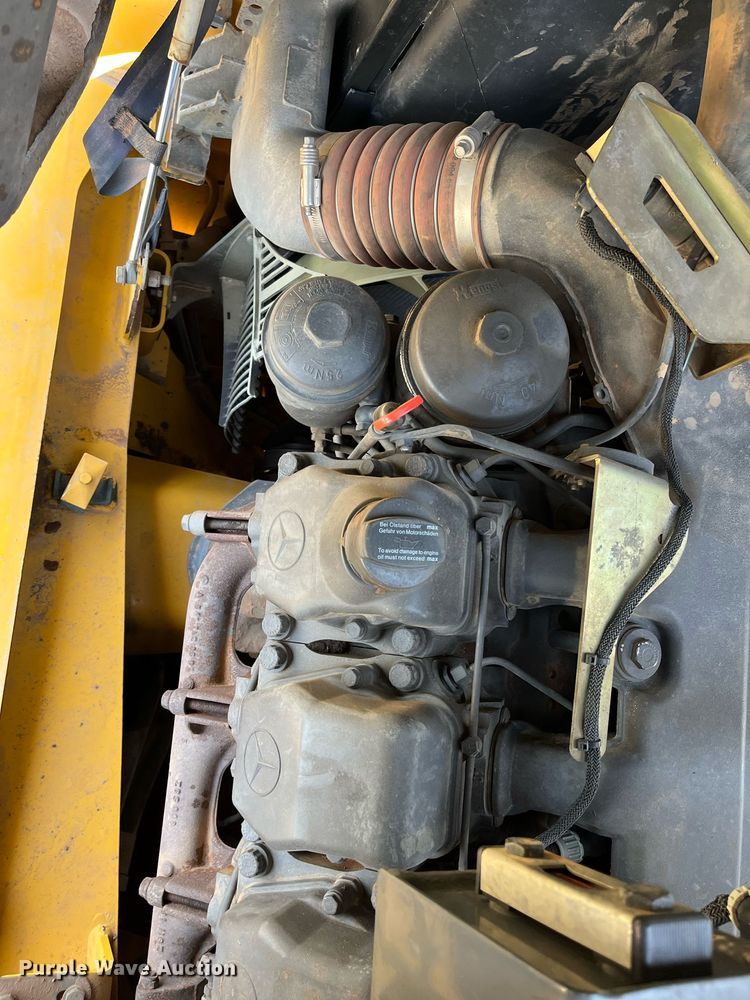 image for item DG5450 2006 John Deere 350D  haul truck