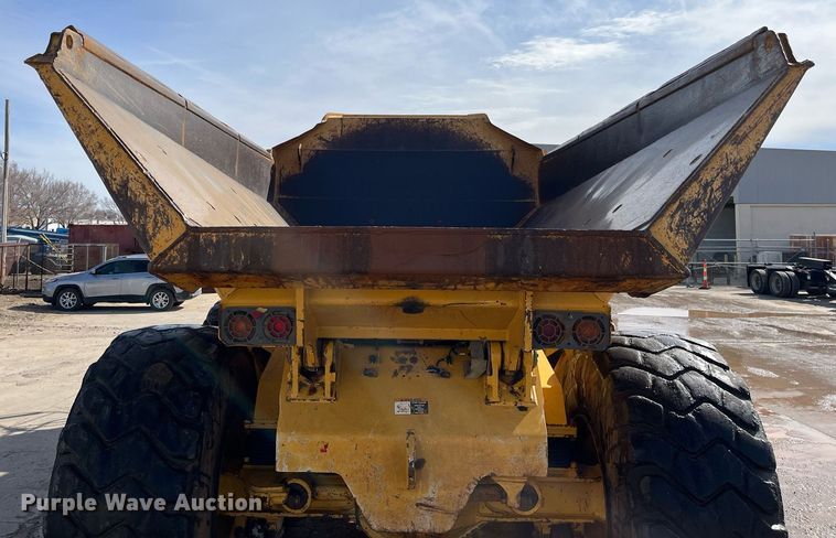 image for item DG5450 2006 John Deere 350D  haul truck