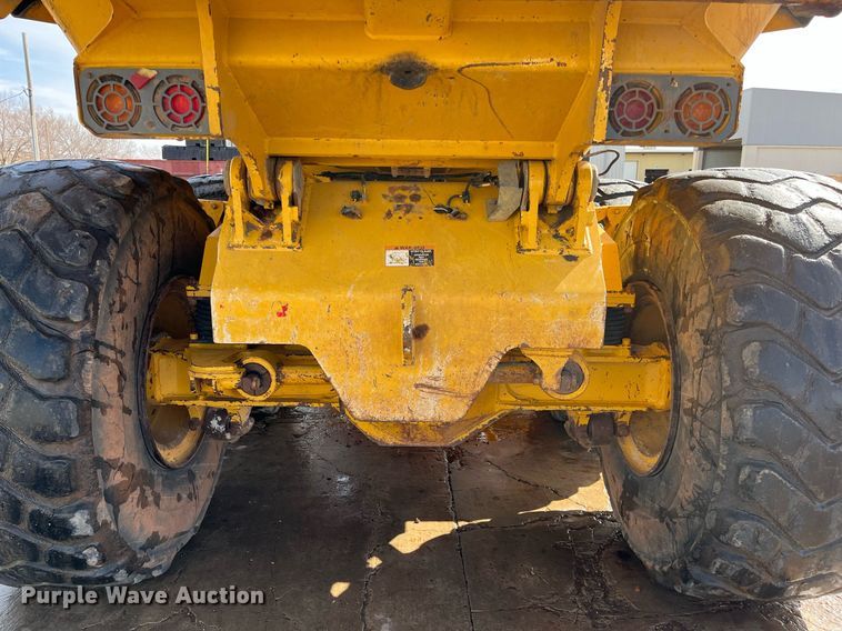 image for item DG5450 2006 John Deere 350D  haul truck