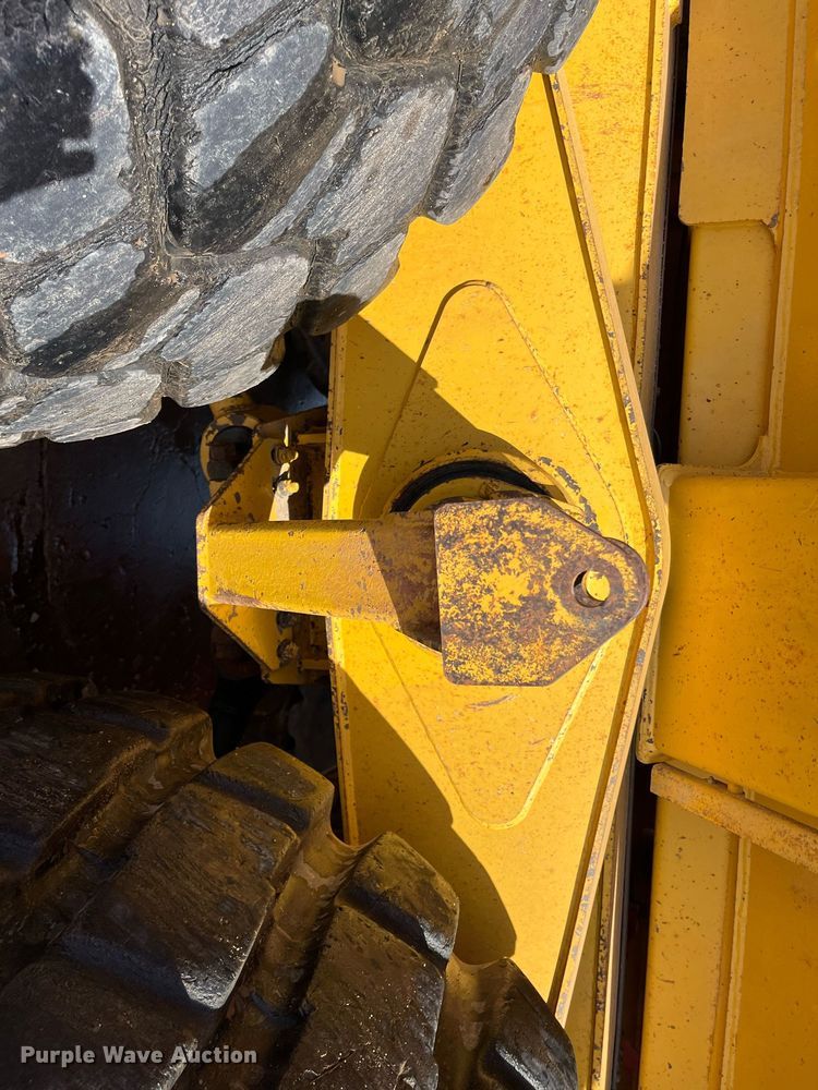 image for item DG5450 2006 John Deere 350D  haul truck