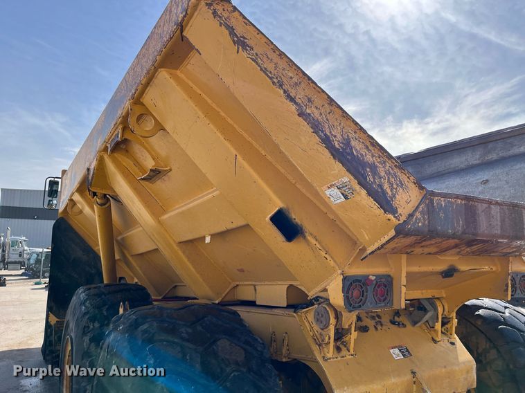 image for item DG5450 2006 John Deere 350D  haul truck