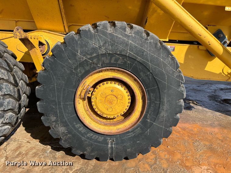 image for item DG5450 2006 John Deere 350D  haul truck