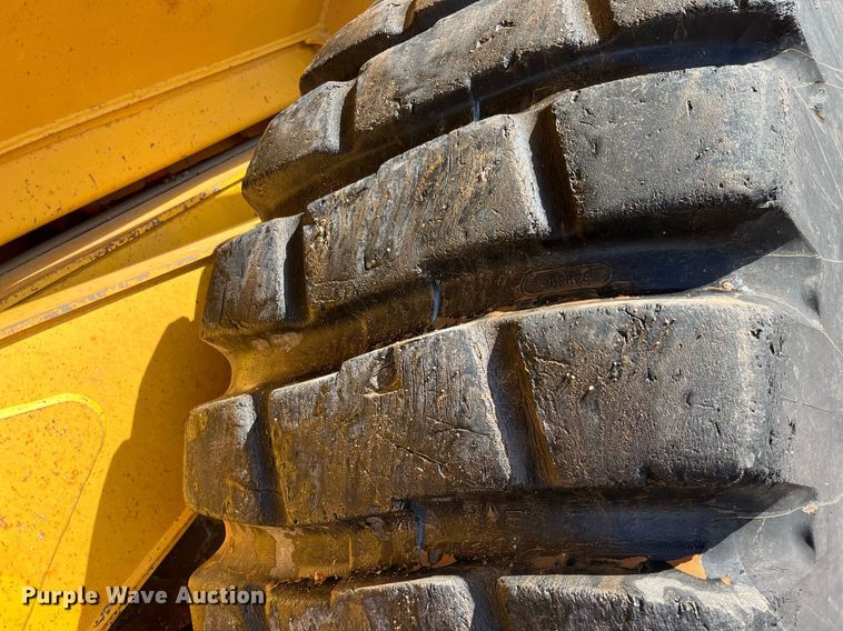 image for item DG5450 2006 John Deere 350D  haul truck