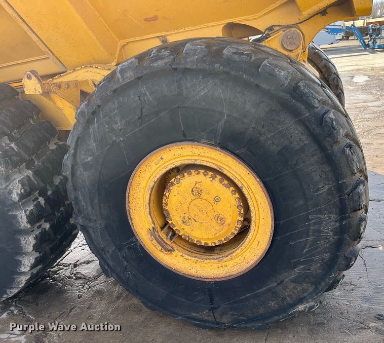 image for item DG5450 2006 John Deere 350D  haul truck