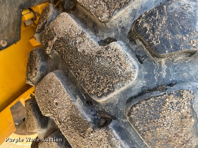 image for item DG5450 2006 John Deere 350D  haul truck