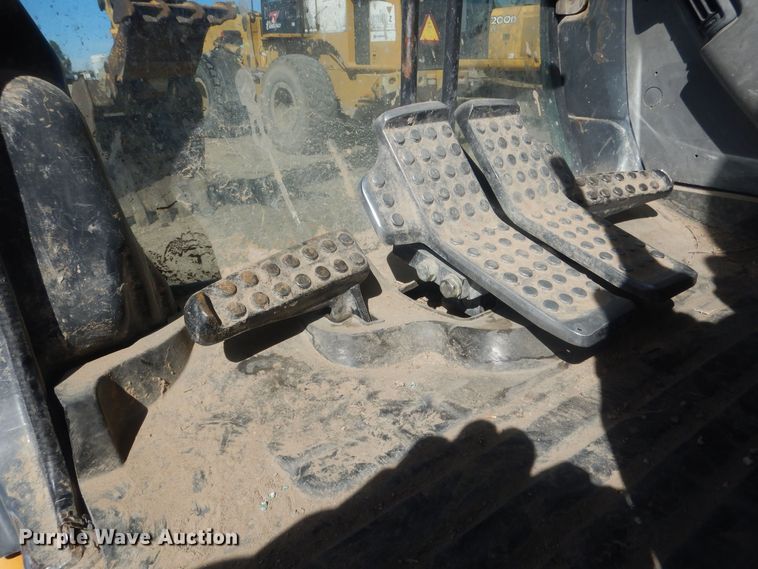 image for item DJ7009 2005 John Deere 120C  excavator