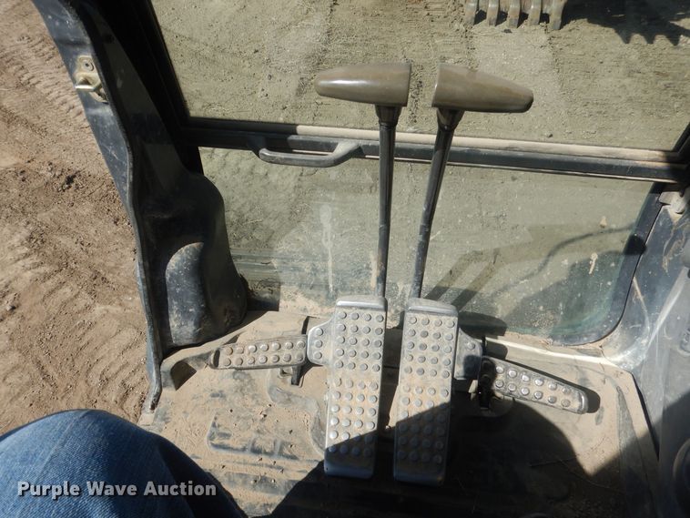 image for item DJ7009 2005 John Deere 120C  excavator