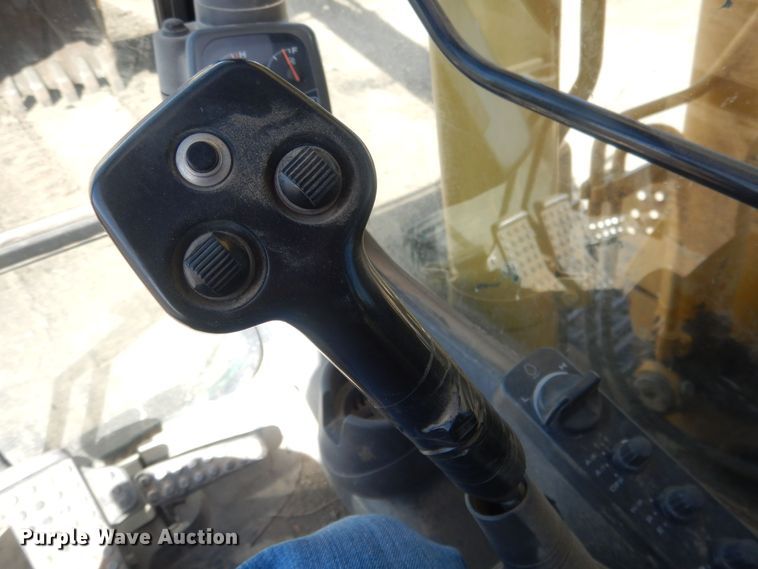 image for item DJ7009 2005 John Deere 120C  excavator