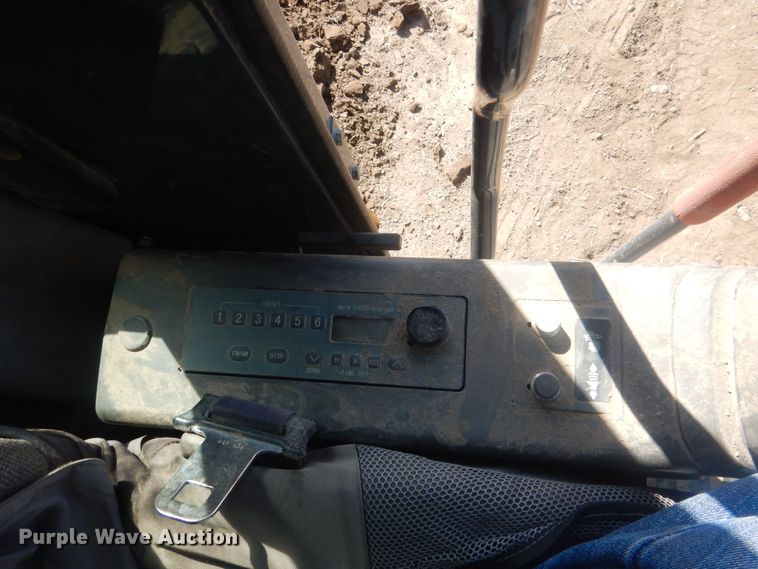 image for item DJ7009 2005 John Deere 120C  excavator