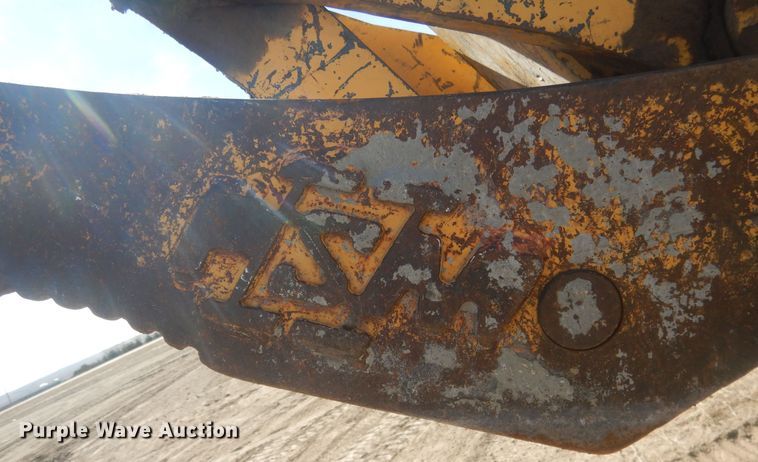 image for item DJ7009 2005 John Deere 120C  excavator