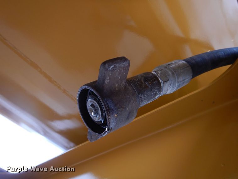 image for item DK5169 2004 Trail King TK60SSD-392  side dump trailer