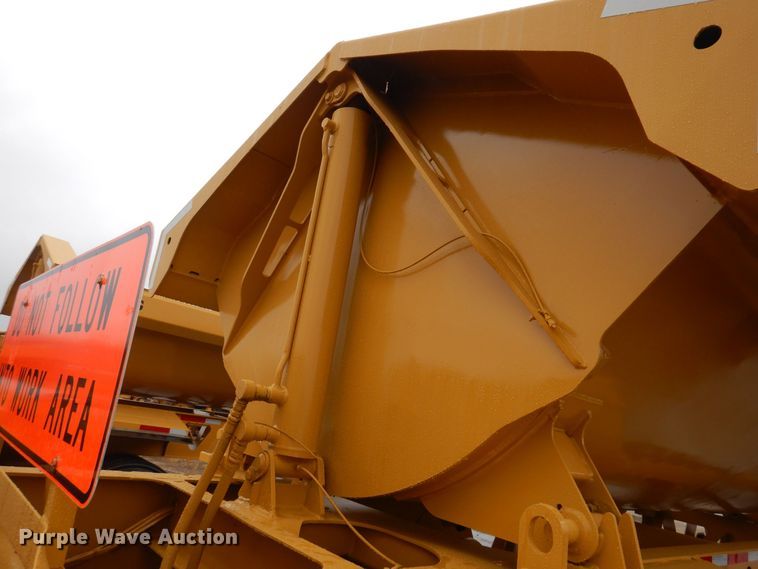 image for item DK5169 2004 Trail King TK60SSD-392  side dump trailer