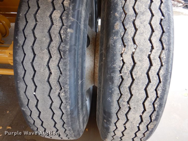 image for item DK5169 2004 Trail King TK60SSD-392  side dump trailer