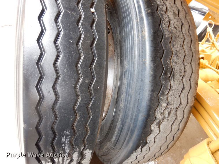 image for item DK5169 2004 Trail King TK60SSD-392  side dump trailer