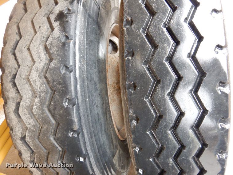 image for item DK5169 2004 Trail King TK60SSD-392  side dump trailer