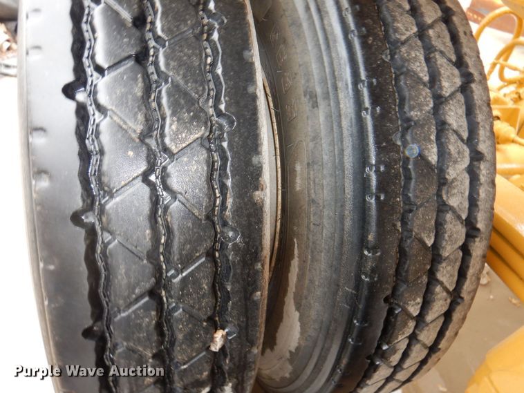 image for item DK5170 2003 Trail King TK60SSD-392  side dump trailer