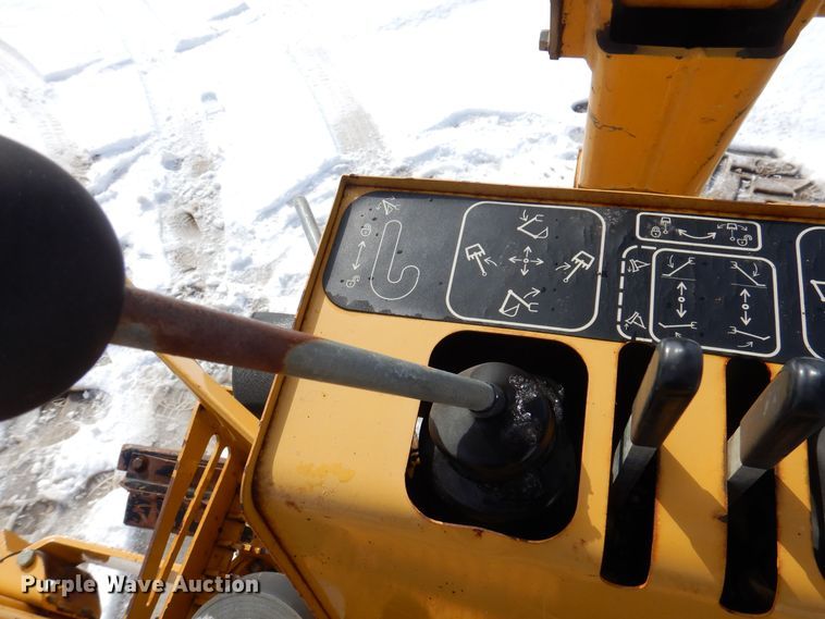 image for item DK5173 2002 Vermeer V5750  trencher