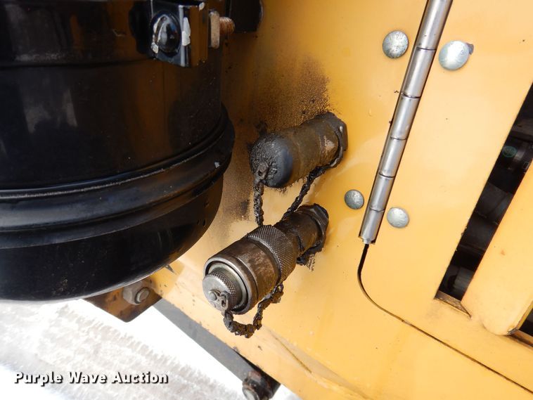 image for item DK5173 2002 Vermeer V5750  trencher