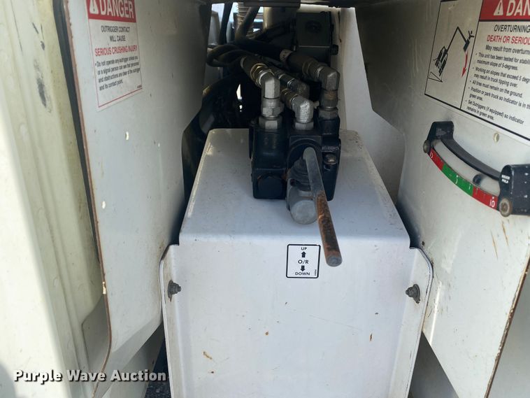 image for item DL7055 2008 International 4300  forestry bucket truck