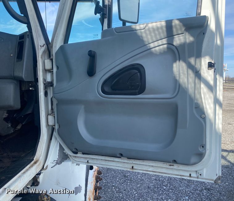 image for item DL7055 2008 International 4300  forestry bucket truck