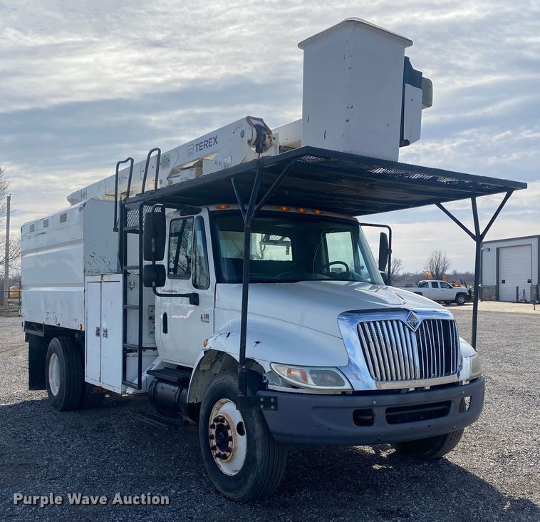 image for item DL7056 2008 International 4300  forestry bucket truck