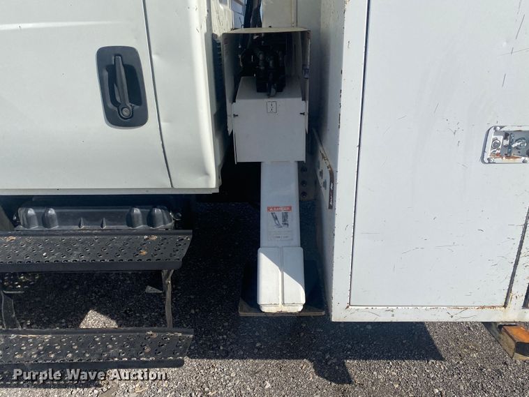 image for item DL7056 2008 International 4300  forestry bucket truck