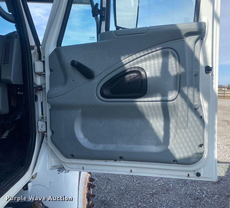 image for item DL7056 2008 International 4300  forestry bucket truck