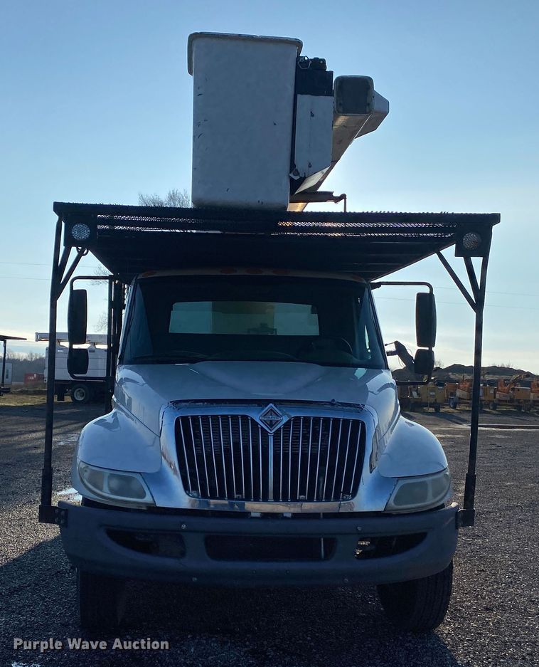 image for item DL7074 2009 International 4300  forestry bucket truck