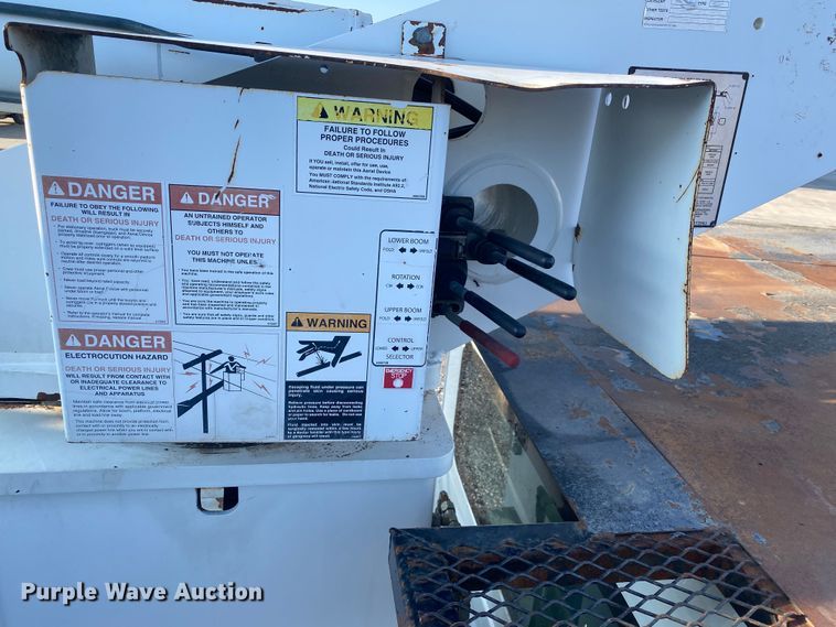 image for item DL7074 2009 International 4300  forestry bucket truck