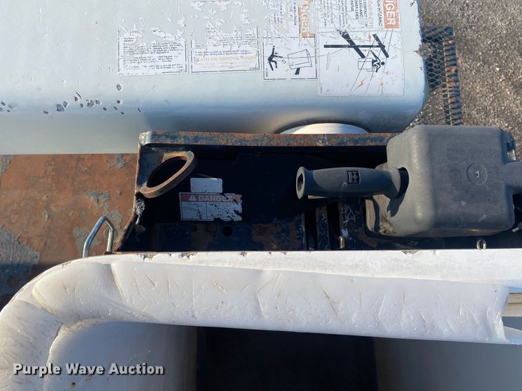 image for item DL7074 2009 International 4300  forestry bucket truck