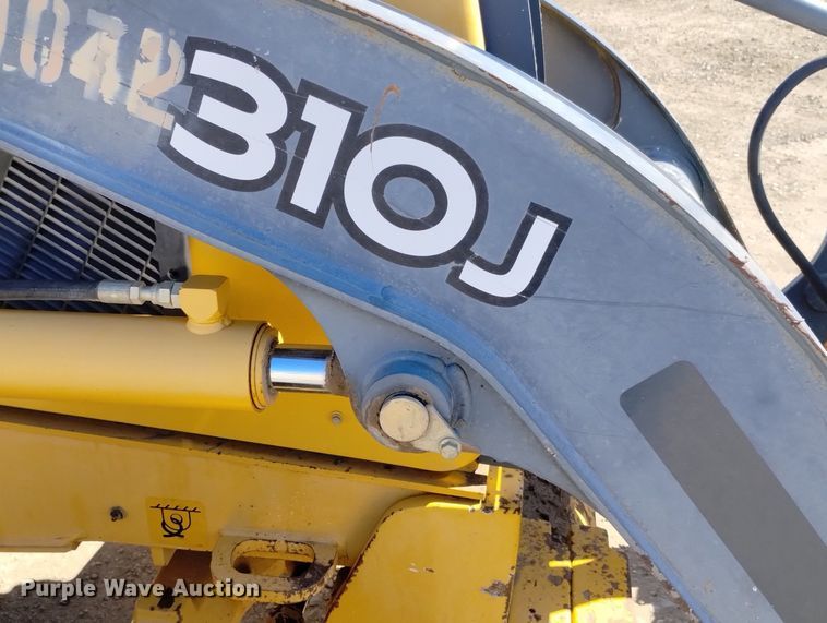 image for item DN6329 2010 John Deere 310J  backhoe