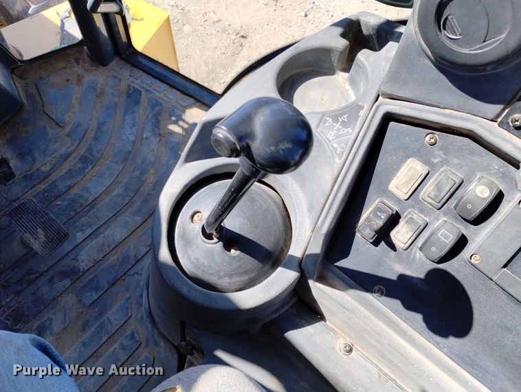 image for item DN6329 2010 John Deere 310J  backhoe