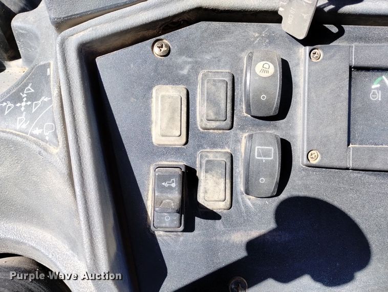 image for item DN6329 2010 John Deere 310J  backhoe