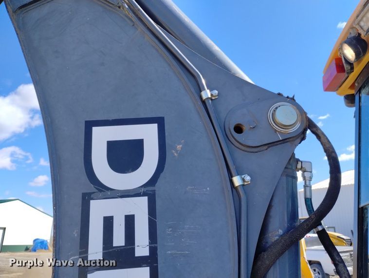 image for item DN6330 2010 John Deere 310SJ  backhoe