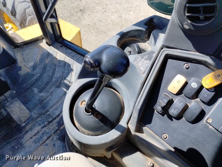 image for item DN6330 2010 John Deere 310SJ  backhoe