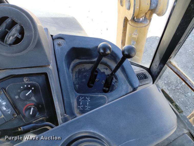 image for item DN6330 2010 John Deere 310SJ  backhoe