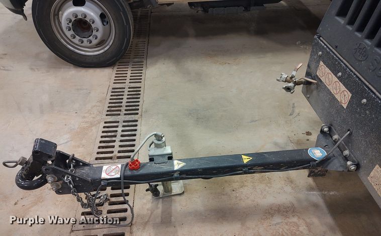 image for item DO3819 Sullair 185DPQ  air compressor