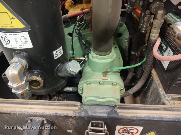 image for item DO3819 Sullair 185DPQ  air compressor