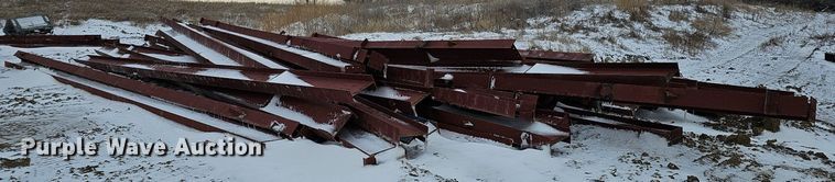 image for item DO4226 Approximately 107 pieces of red iron building materials