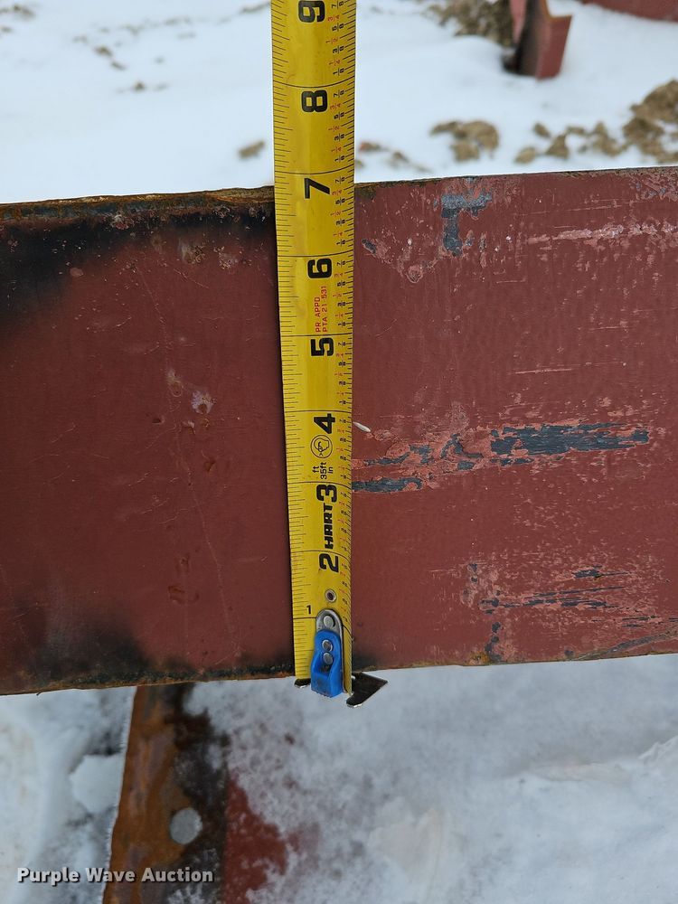 image for item DO4226 Approximately 107 pieces of red iron building materials