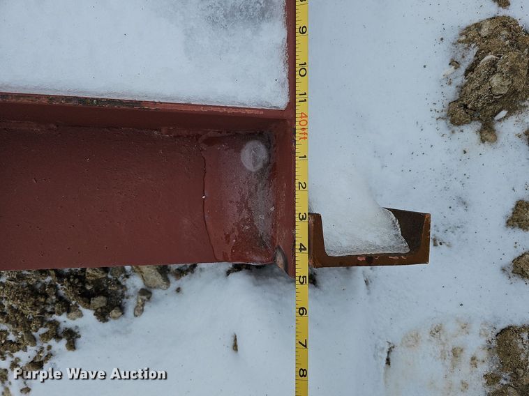 image for item DO4226 Approximately 107 pieces of red iron building materials