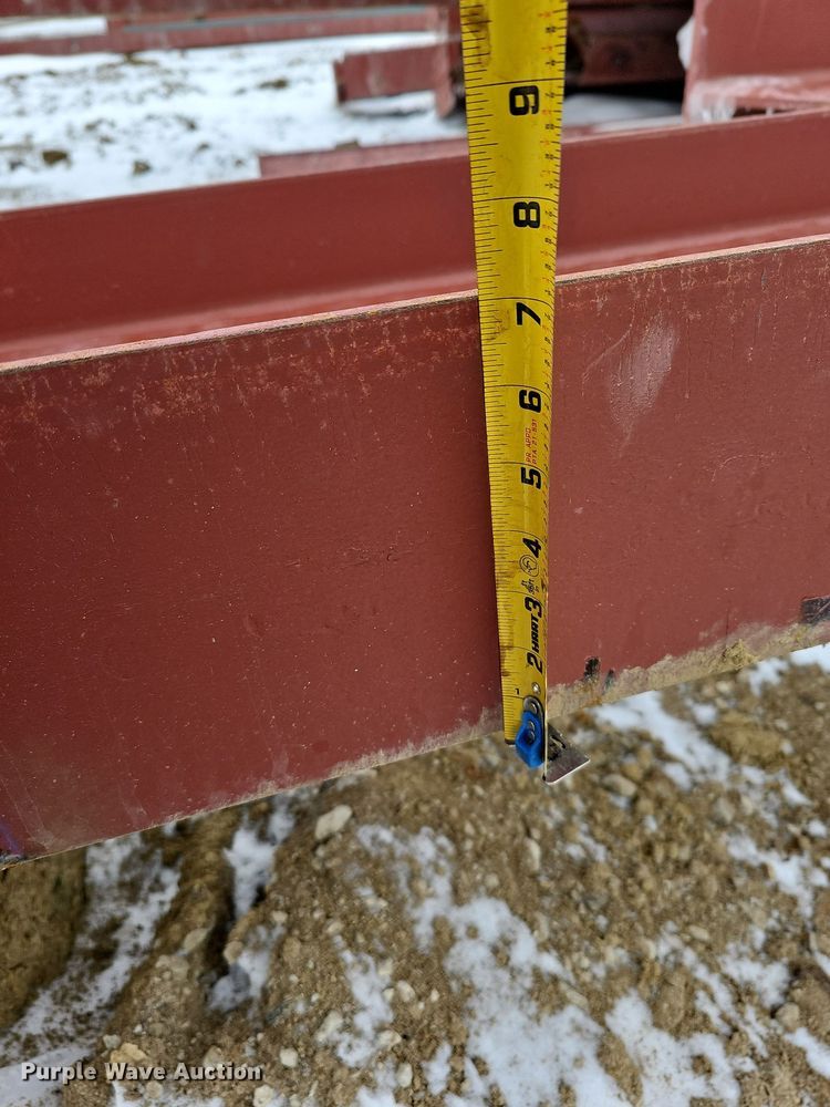 image for item DO4226 Approximately 107 pieces of red iron building materials