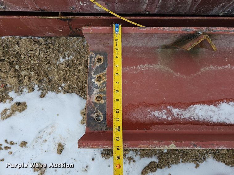 image for item DO4226 Approximately 107 pieces of red iron building materials